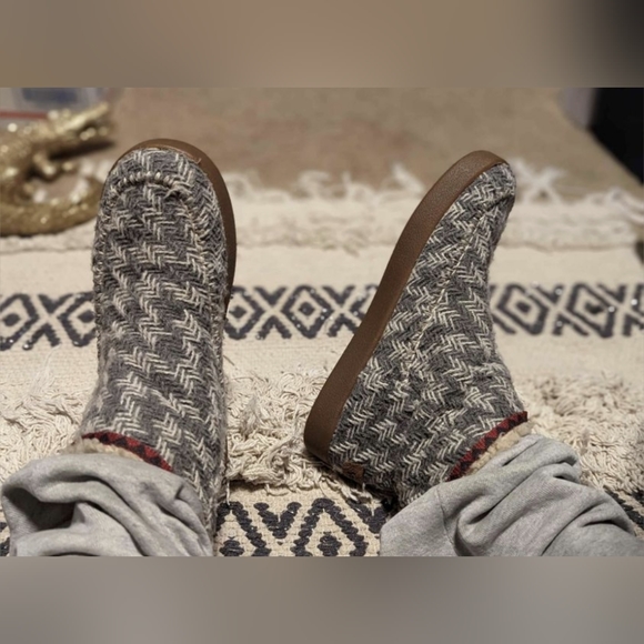 Sanuk size 7 women's slipper boots/ outdoor slippers. Boho - Picture 4 of 6